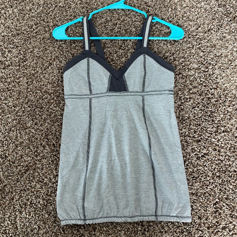 Lululemon Light Gray/White Tank Sz 6